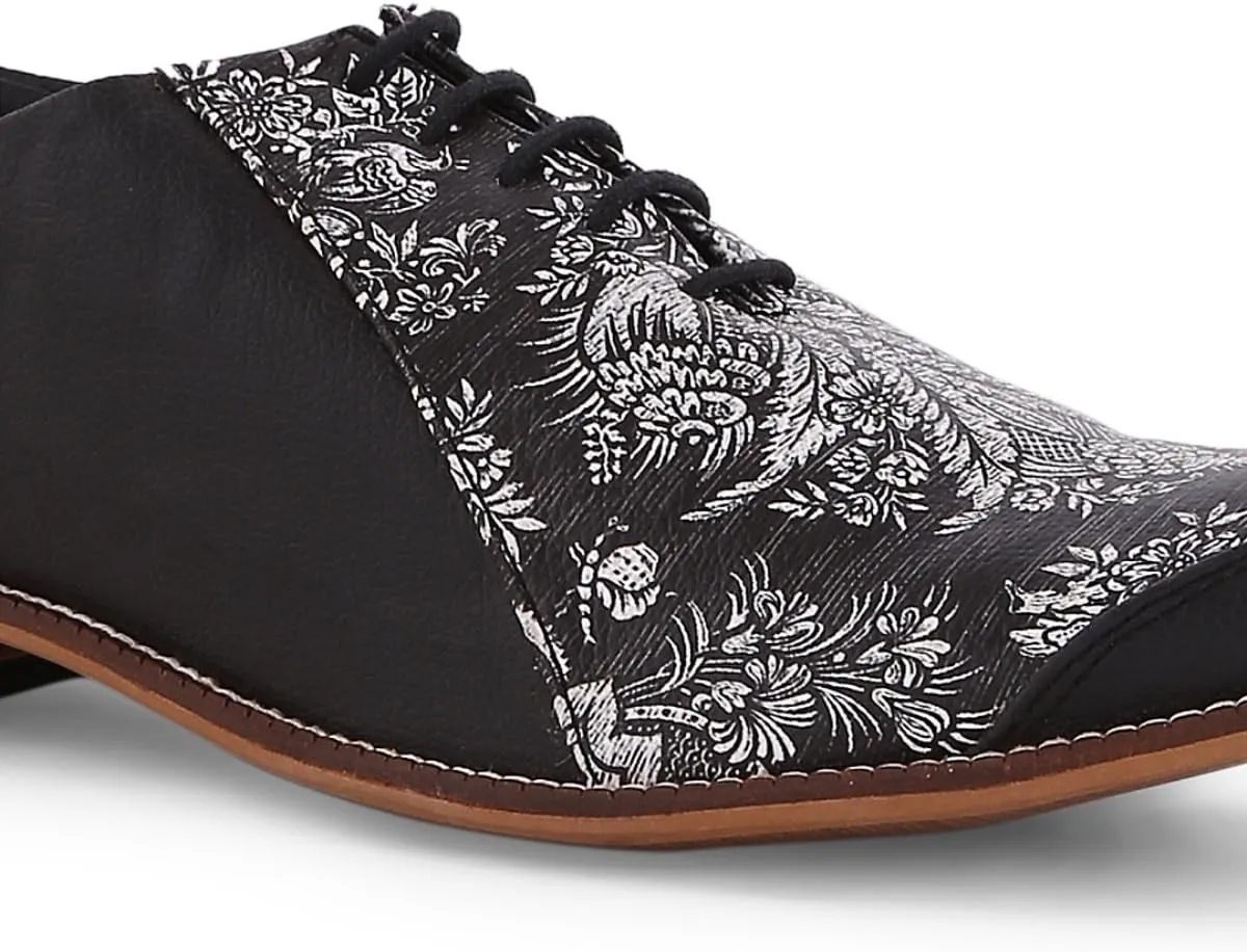 KANVAS Men's Black Faux Leather Pointed Toe Brogues Shoe