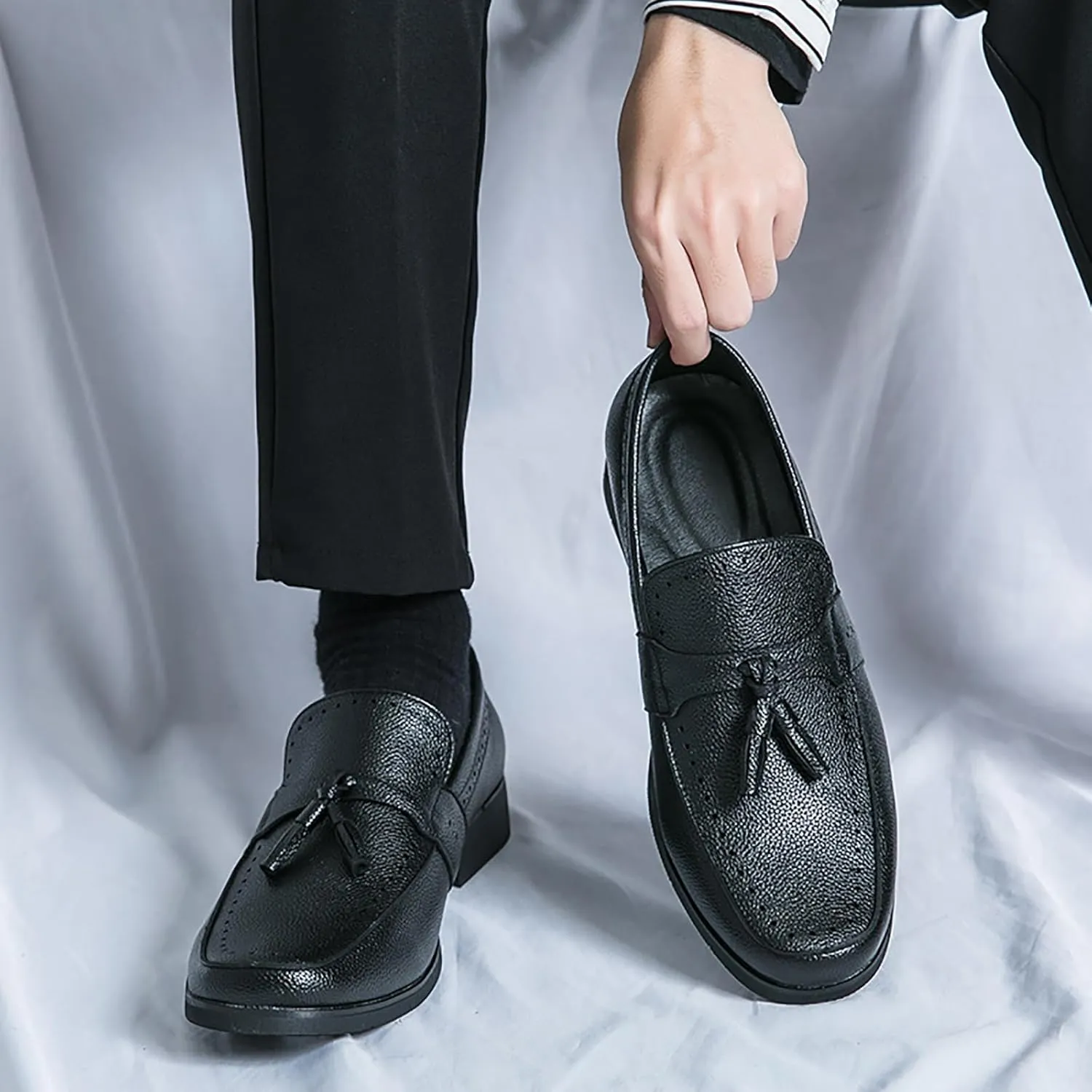 Men's Leather Tassel Penny Loafers Casual Comfortable Round Toe Slip-on Chunky Heel Dress Shoes for Business Formal Driving Wedding