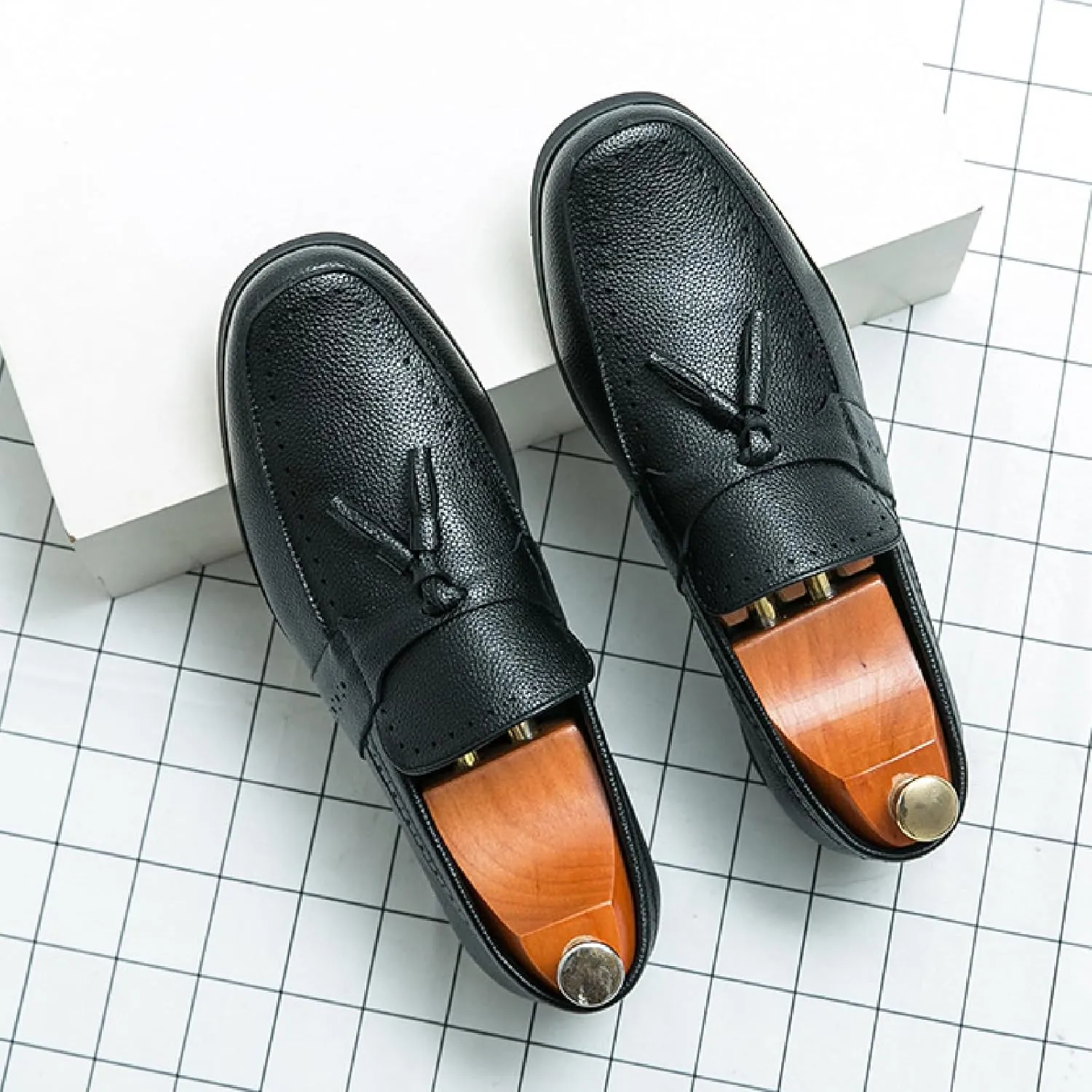 Men's Leather Tassel Penny Loafers Casual Comfortable Round Toe Slip-on Chunky Heel Dress Shoes for Business Formal Driving Wedding