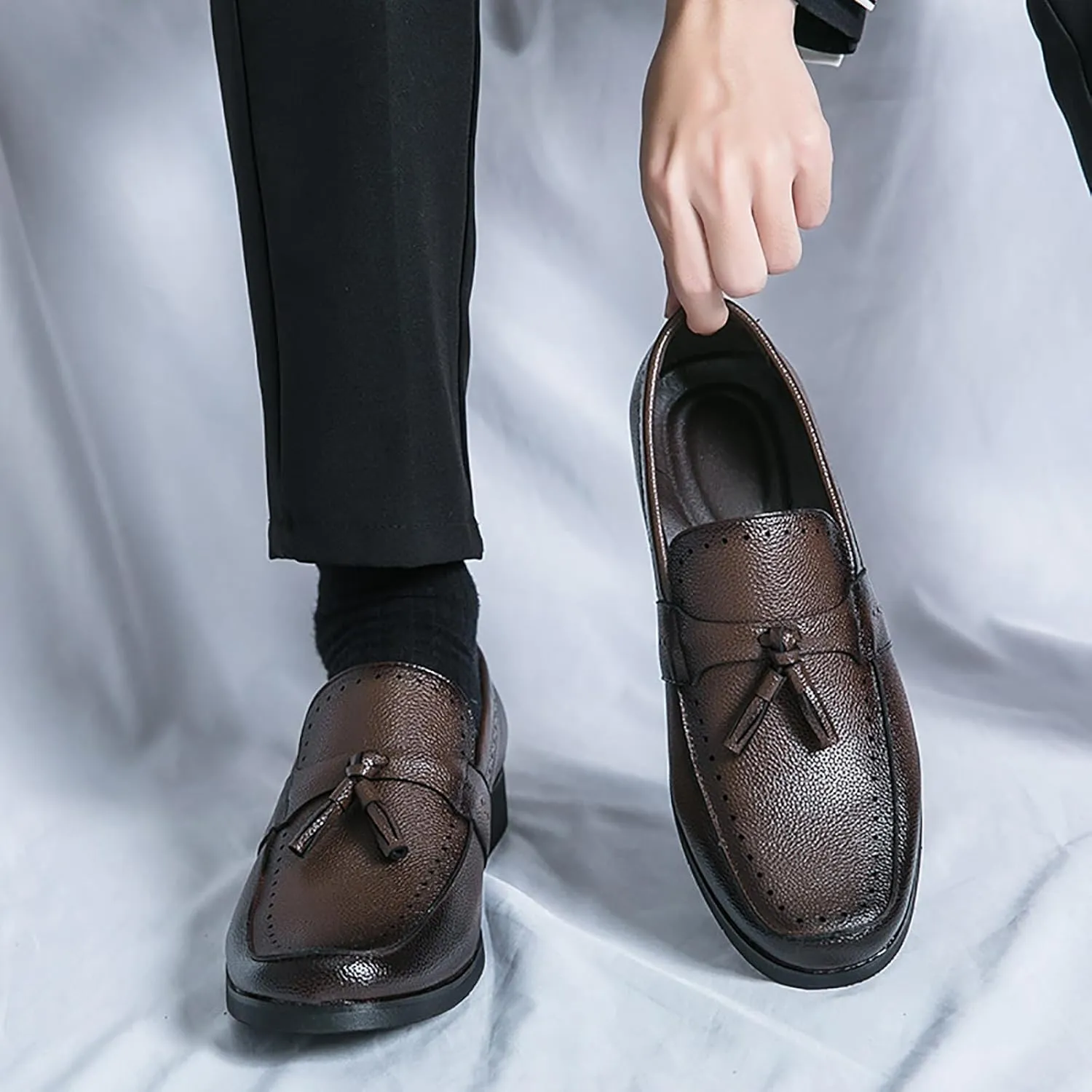 Men's Leather Tassel Penny Loafers Casual Comfortable Round Toe Slip-on Chunky Heel Dress Shoes for Business Formal Driving Wedding