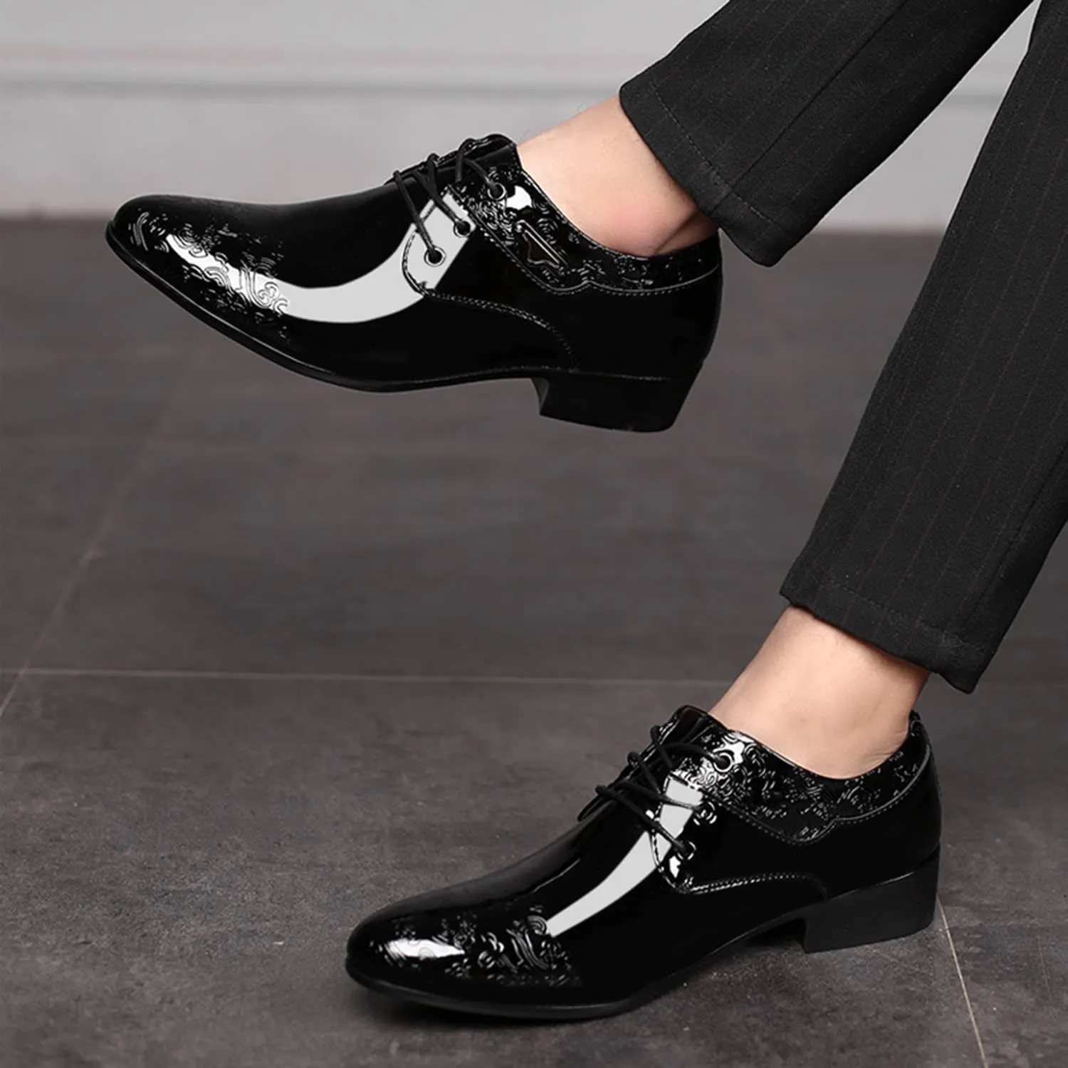 Men's Stylish Lace-up Brogues Elegant Patent Leather Shoe for Men Modern Business Wedding Suit Shoes
