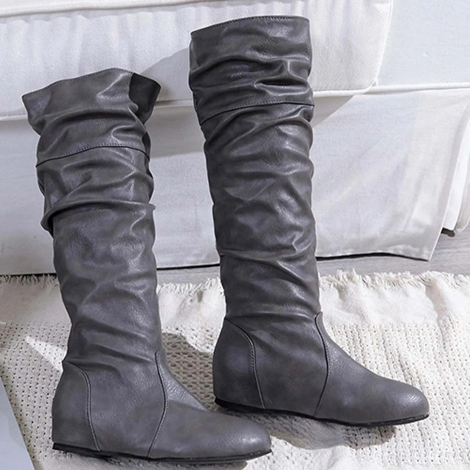 oiangi Women Knee High Flat Boots 2022 Winter Vintage Round Toe Pleated Slip on Motorcycle Boots Solid Retro Casual Comfy Outdoor Ladies Shoes