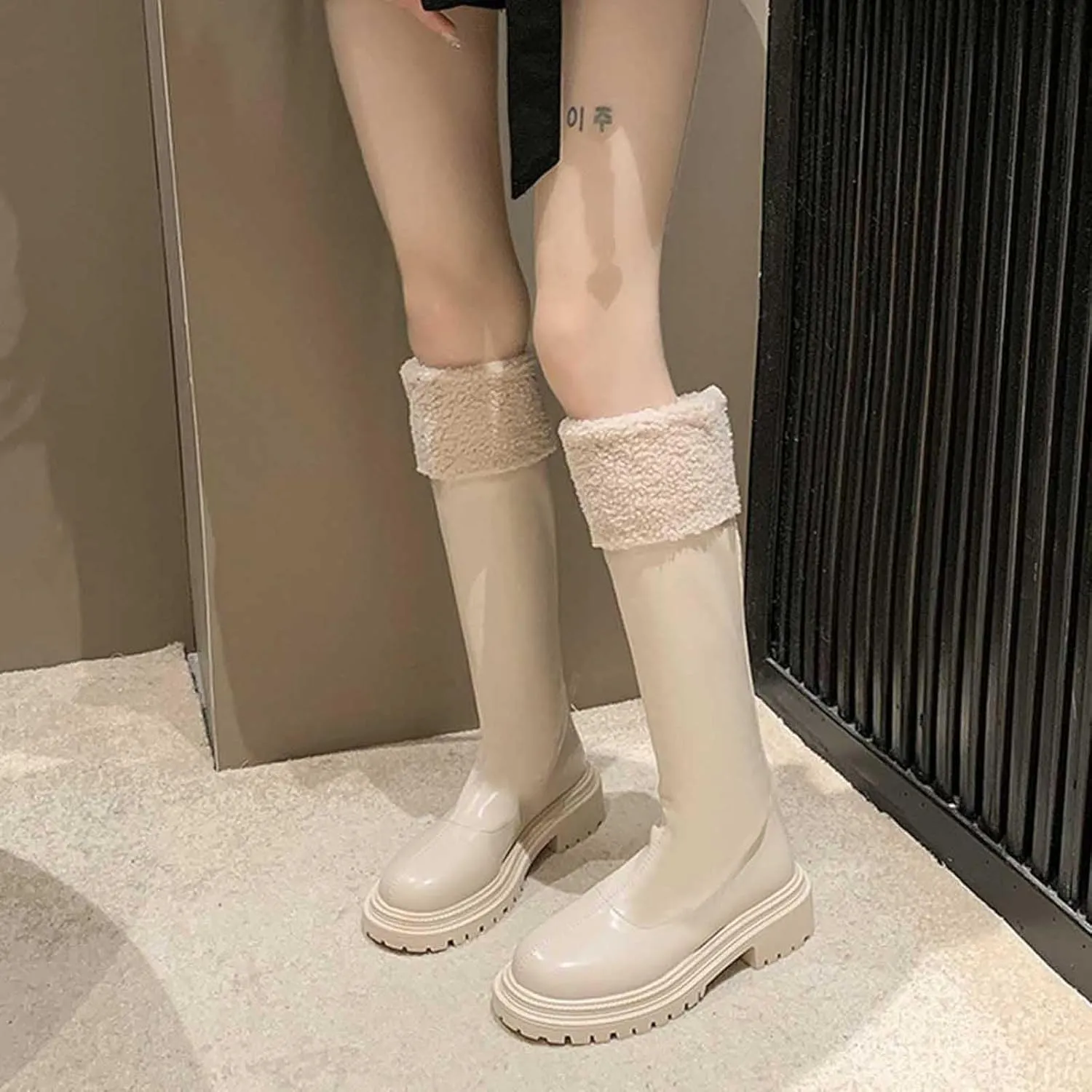 Women's Faux Fur Lined Knee High Pull On Fall Weather Winter Boots Comfortable Flat Low Heel Round Toe Slouch Boots